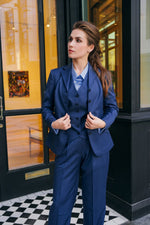 تحميل الصورة إلى عارض المعرض، بدلة صوفية من ثلاث قطع باللون الأزرق الملكي من ثريندي